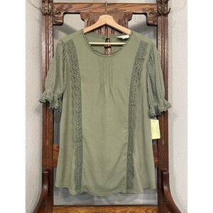 Flower & Feather Top Womens 1XL Green Waffle Knit Green Lace Crochet Trim NEW